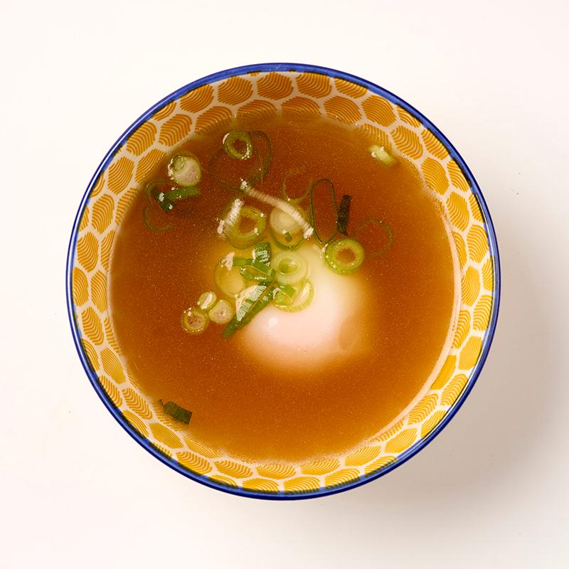 SOPA DE POLLO CON HUEVO